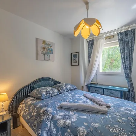 Daire With Parking And Balcony Near The