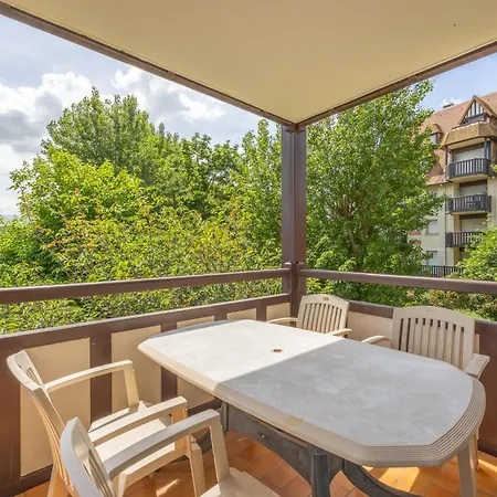 With Parking And Balcony Near The Daire *